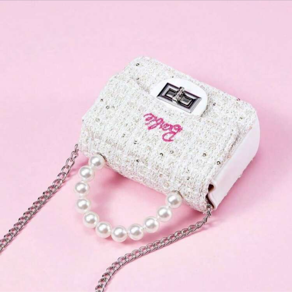 Mini Barbie (White)