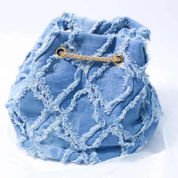 Levi (Blue)