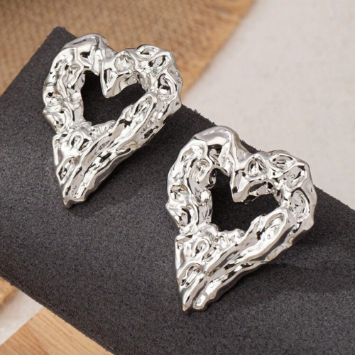 Demure (Silver)