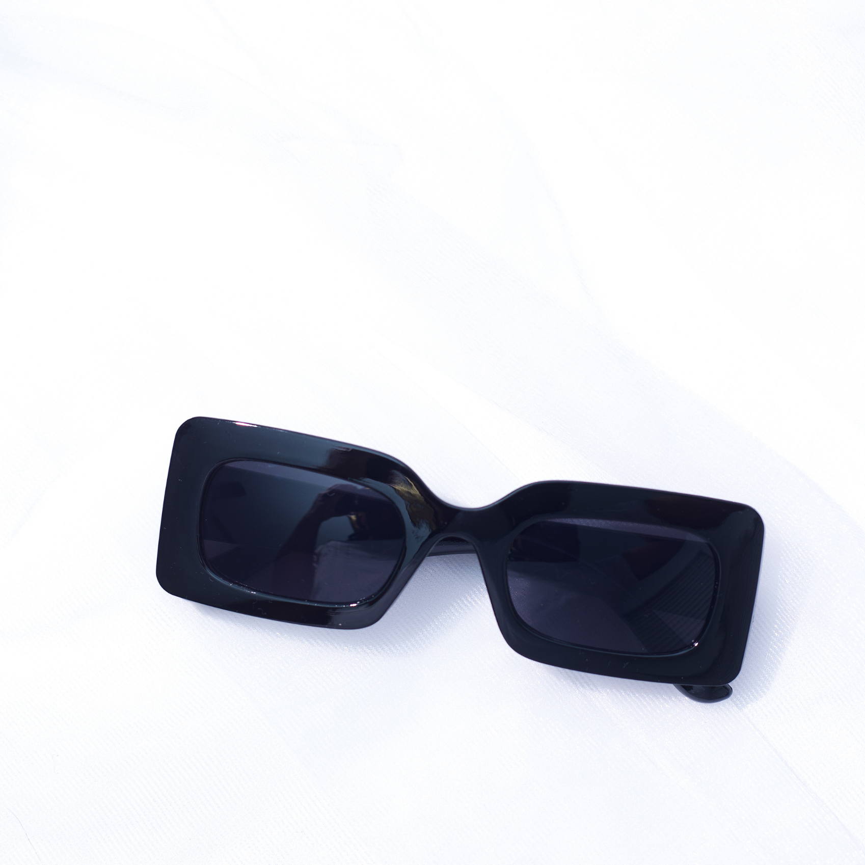 Sunnies (Black)
